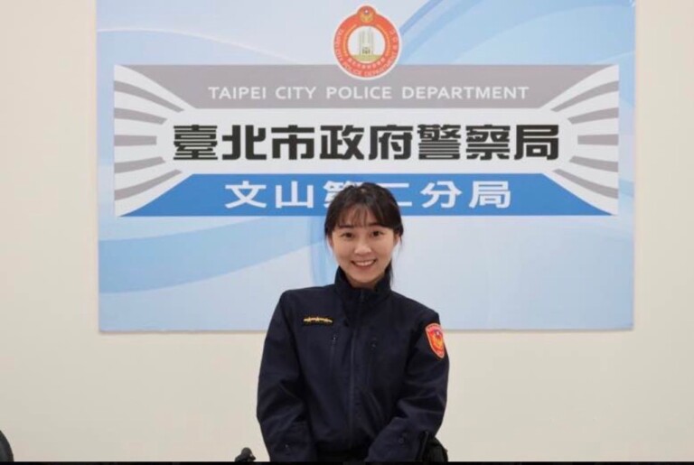 圖片說明：景美派出所警員陳子茵與銀行行員積極求證，成功阻止一場憾事。（記者葉鈞宇翻攝）