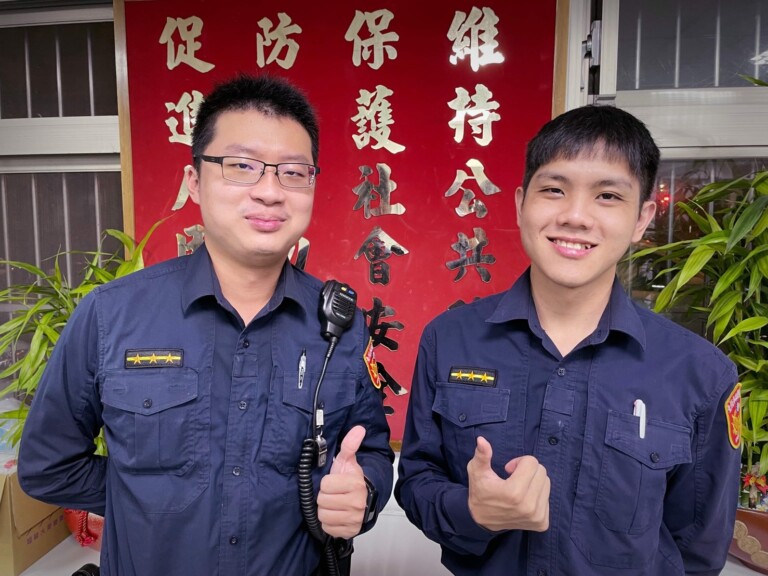 圖片說明：南港分局眼尖的員警陳志凱及王建凱一眼認出該名竊嫌，依竊盜罪移送。(記者林艾錡翻攝)