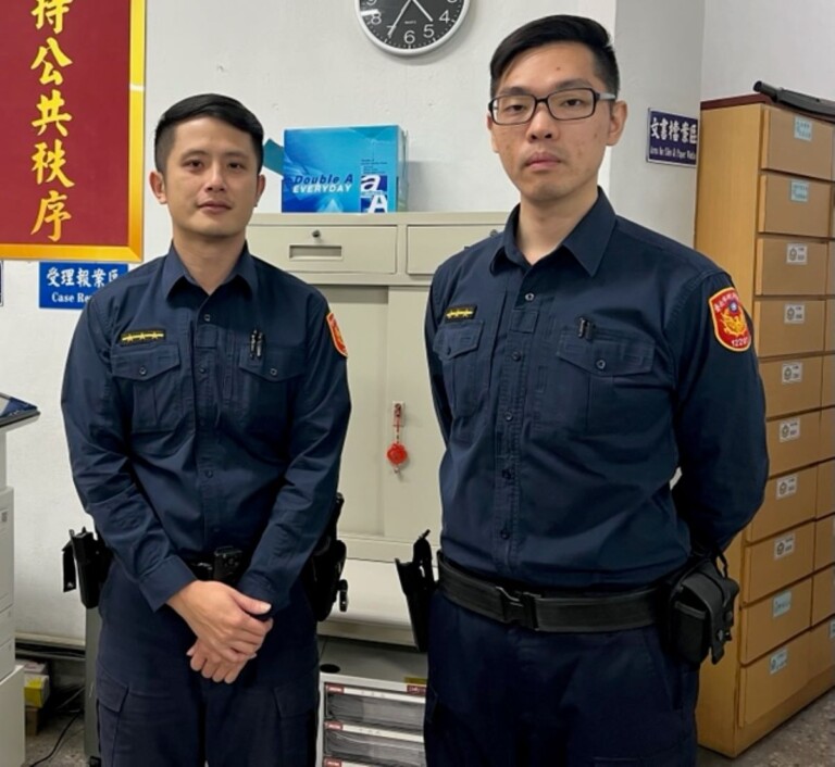 圖片說明：大湖派出所警員姚念志(左)、余德謙(右)。(記者劉芸圻翻攝)