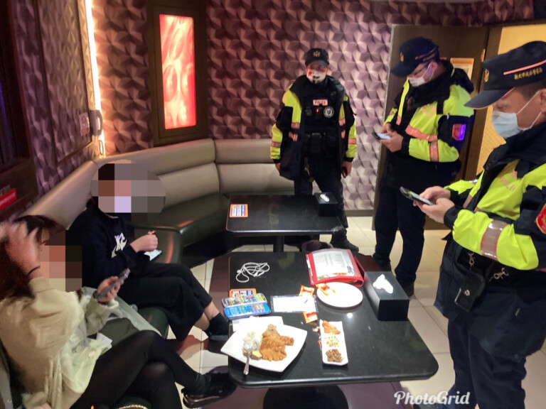 圖片說明：樹林警分局為防制街頭暴力，斷絕治安污染源，淨化社會治安，展現警察打擊犯罪決心，實施擴大臨檢。（記者宋紹誠翻攝）