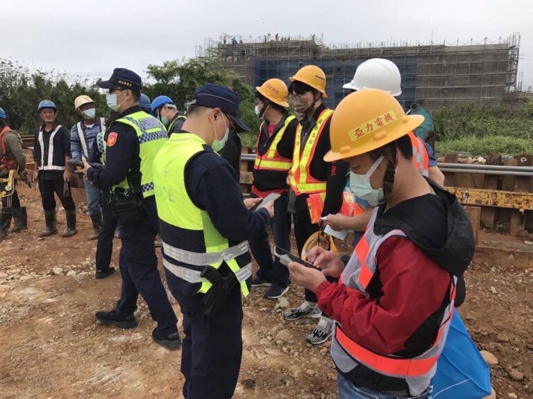 圖片說明：航警局全面清查機場施工工地。（記者馬治薇翻攝）