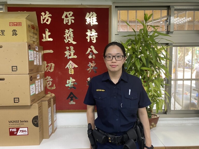 圖片說明：同德派出所暖心員警陳瑜君。(記者林鈞澤翻攝)