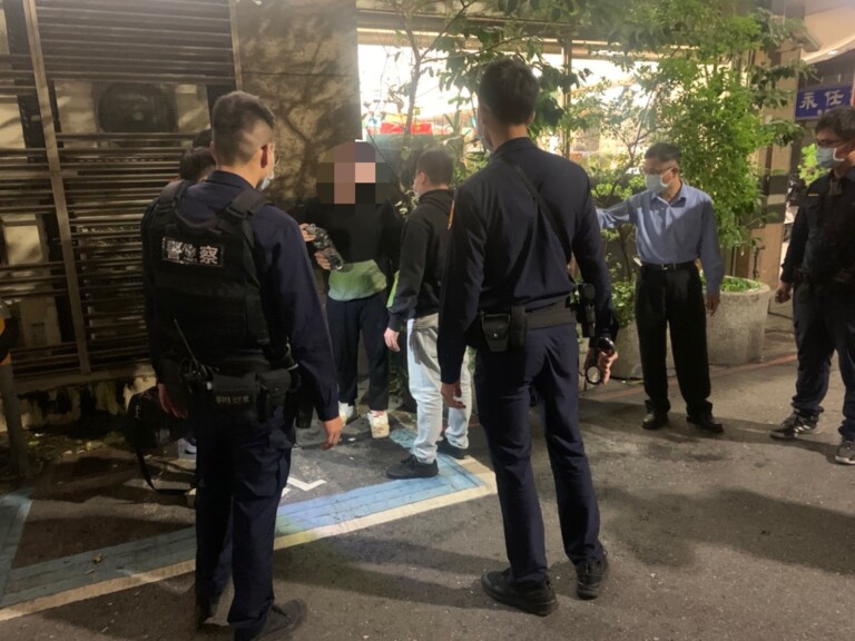 圖片說明：新北市泰山區明志路一段店家傳出命案，警方獲報火速到場處理。(記者吳萍翻攝）