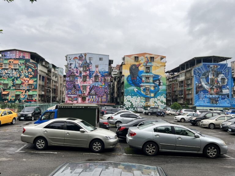 圖片說明：板橋牆面不同風格彩繪。（圖/新北市議員曾煥嘉服務處提供）