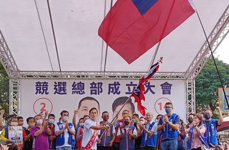 圖片說明：前高雄市長韓國瑜現身新北議員葉元之爭取連任造勢活動。（記者 包克明攝）