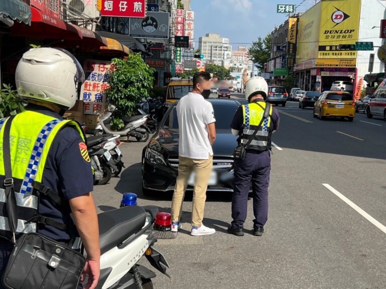 為維護台中市青少年行車安全，中市警強力稽查無照駕駛從未間斷。(圖/記者林㤈輝翻攝)