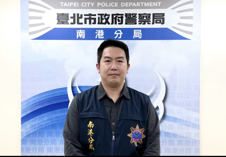 南港分局偵查隊長陳人嘉說明畫面。 (記者林艷林翻攝)