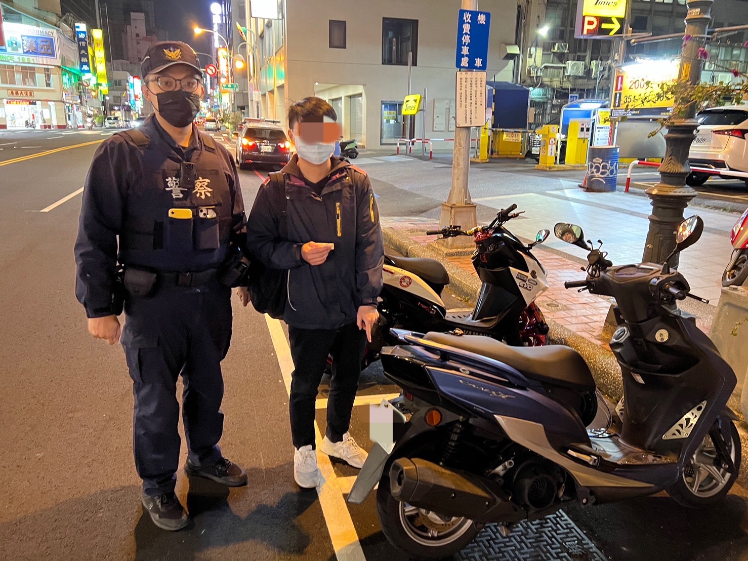 中市警一分局西區派出所協助報案人尋回愛車。(圖/記者謝榮浤翻攝)