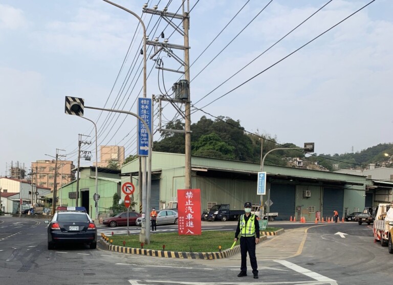 樹林警針對路段進行加強疏導。（記者徐煜勝翻攝）