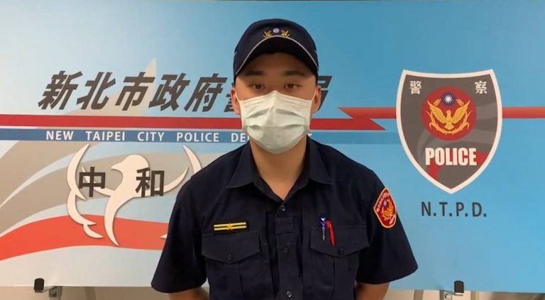 中和所長林合豐說明警員緝獲安毒經過。（記者楊國域翻攝）