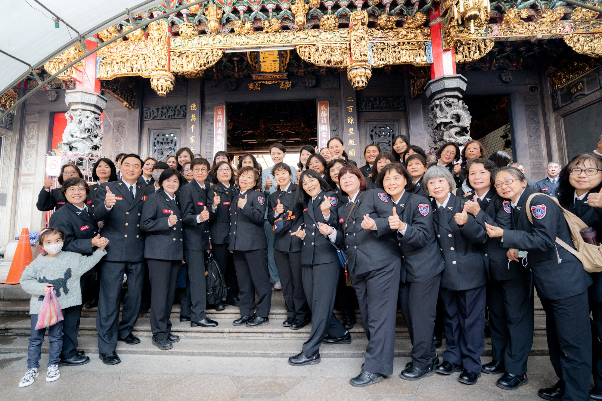 市長與參與祈福都義消隊員合照。（圖/記者林照東翻攝）