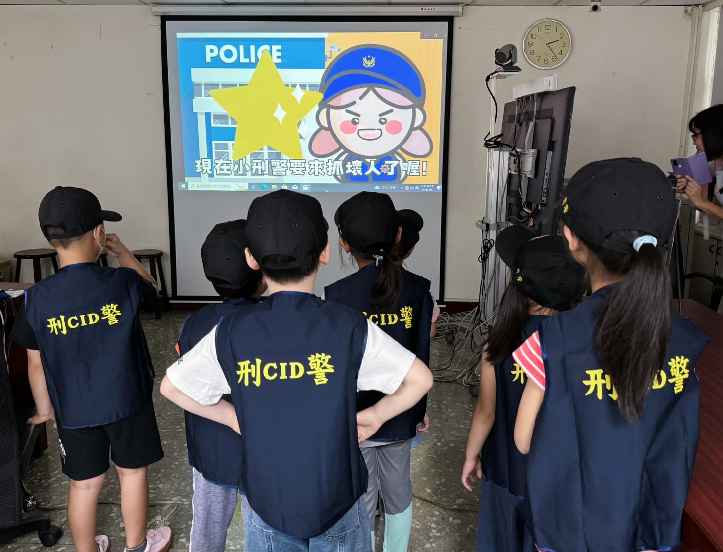 北市婦幼警察隊首創小刑警推理活動，受熱烈迴響。（記者黃荷琇 翻攝）