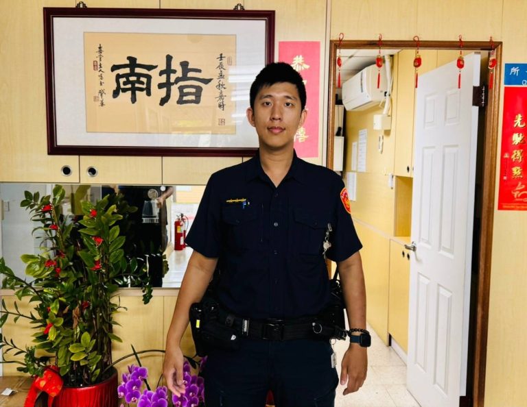 指南派出所警員沈家鈞提醒市民，家中若有失智長者或身心障礙者，應密切關注其身心狀況與動態。（記者黃荷琇 翻攝）