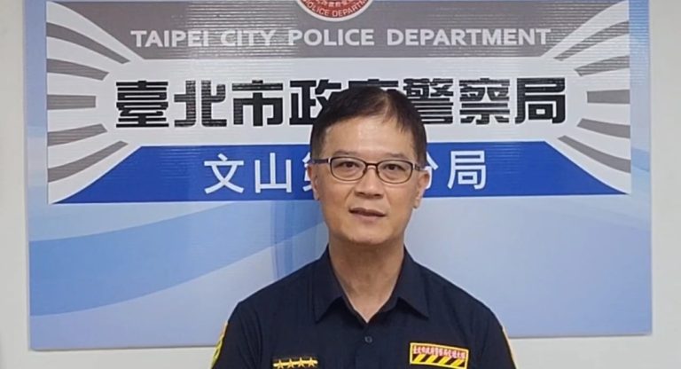 文山第二分局交通分隊小隊長黃協裕提醒市民駕駛時必須降低速度，特別是在交通繁忙的市區路段，應時刻保持高度警覺。（記者黃荷琇 翻攝）