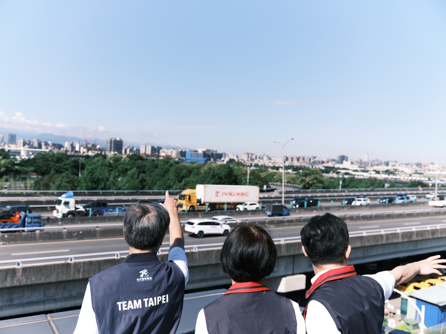 上午尖峰汐五高架車流。（記者薛秀蓮翻攝)