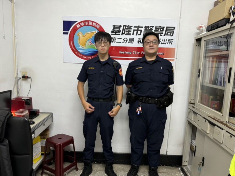 基隆市警察局第二分局和一路派出所警員呂佳駿、潘禹叡（左至右）。（記者薛秀蓮翻攝)