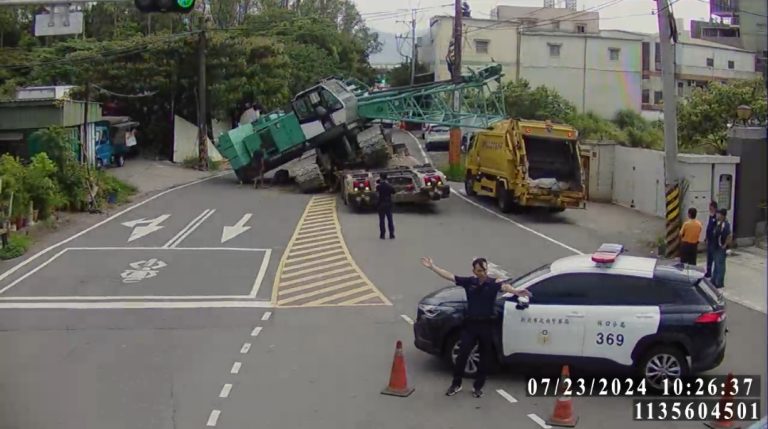 新北市政府警察局呼籲駕駛人遵守交通規則，謹慎駕駛，共同維護道路安全。（記者黃荷琇 翻攝）