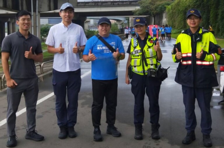 內湖分局宣導交通安全，提醒民眾防範詐騙、守護行車安全。（記者薛秀蓮翻攝)