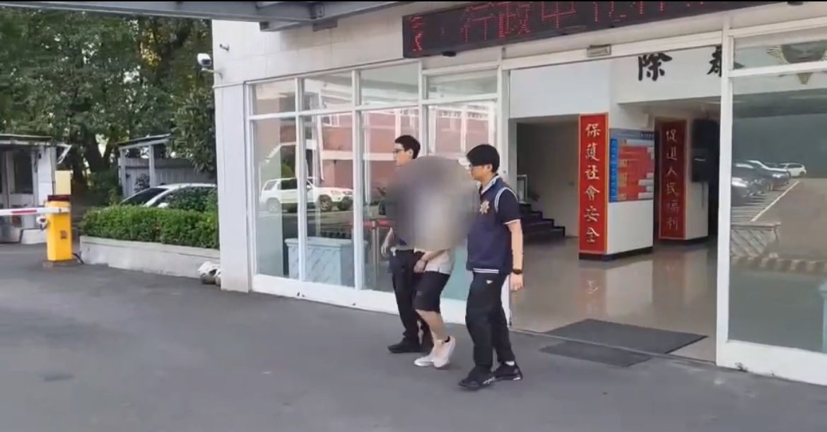 警方將犯嫌移送法辦。（記者徐煜勝翻攝）