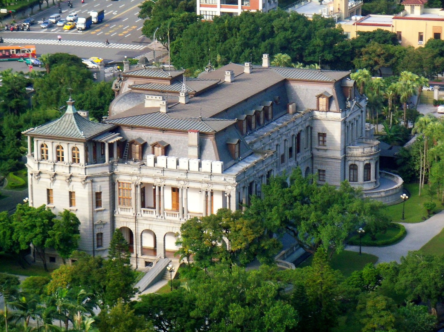 黃仁說，台北賓館堪稱是見證我國近代史無可替代的一棟建築。(圖／翻攝自台北賓館官網)