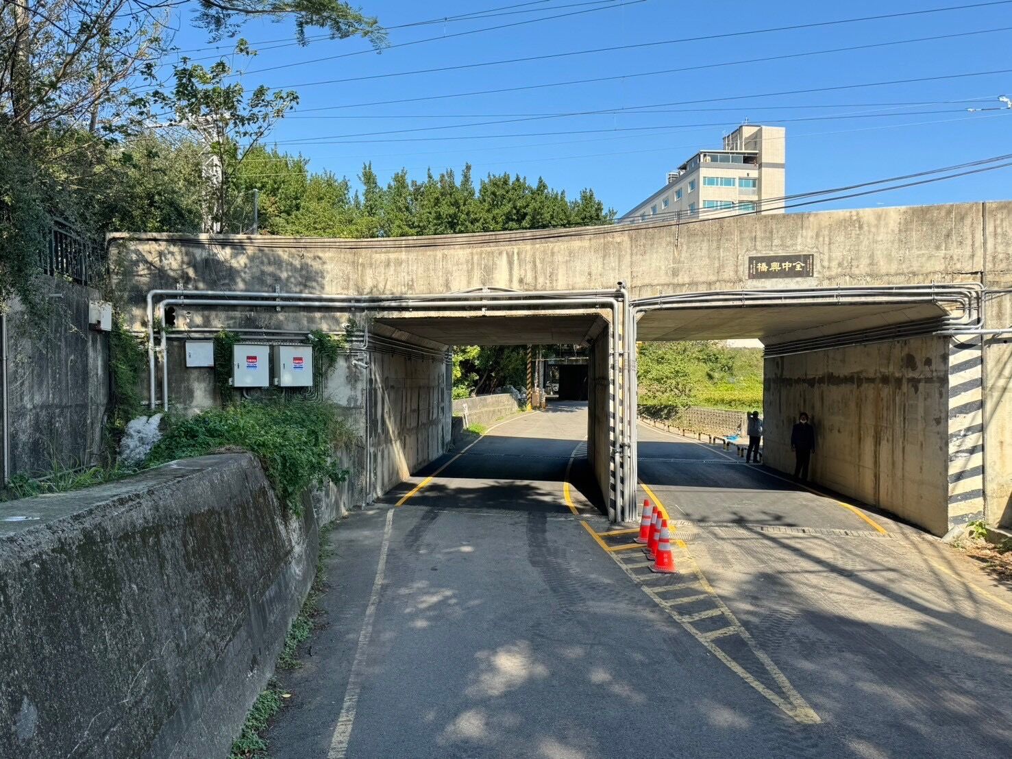 新竹市府改善全中興地下道排水與設備，增設抽水機組，有效提升排水效能，解決強降雨積水問題。（圖/記者林照東翻攝）