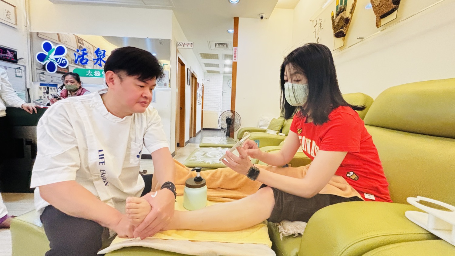 「腳底按摩」成為台灣觀光的景點特色代表。 (圖/活泉足體養生館 提供)