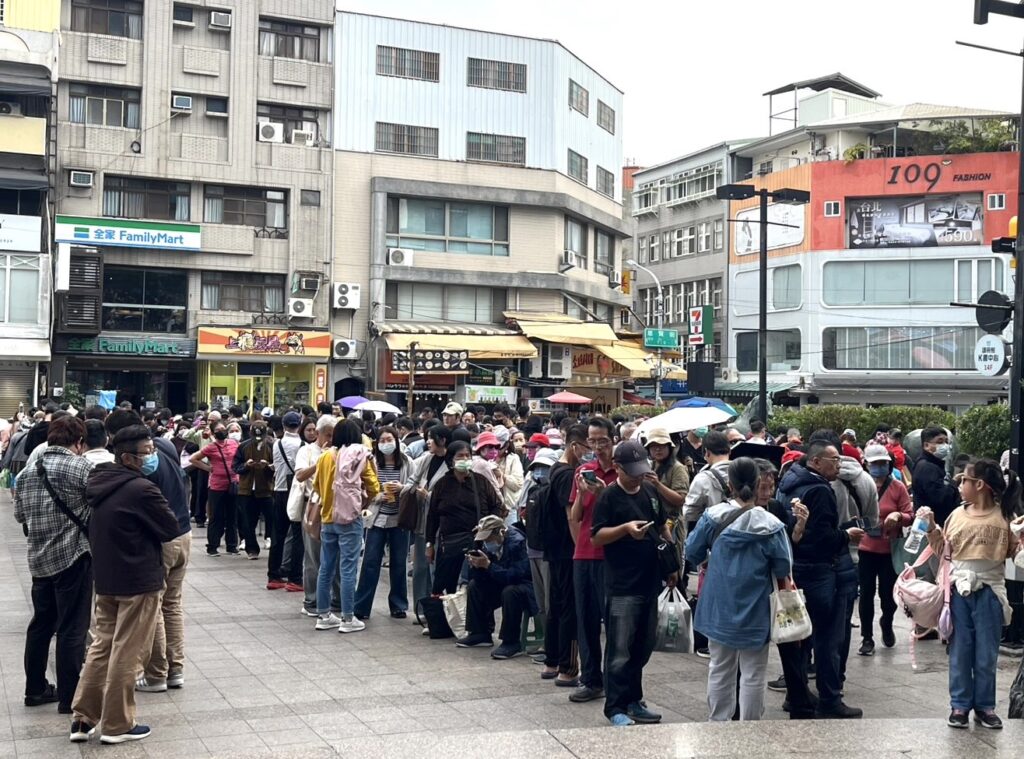 一中商圈也吸引年輕族群參與物調券活動。(圖/台中市政府經濟發展局提供)