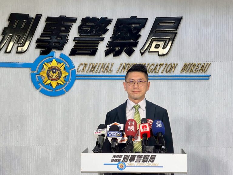 刑事局智慧財產權偵查大隊副大隊長林書楷說明。(記者徐煜勝翻攝)