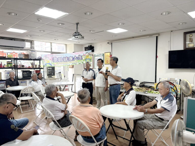 張啓楷上午應邀出席退伍軍人協會大會,向長年保家衛國、守護社會安全的退伍軍人前輩致敬。(圖/民眾黨嘉義黨部)