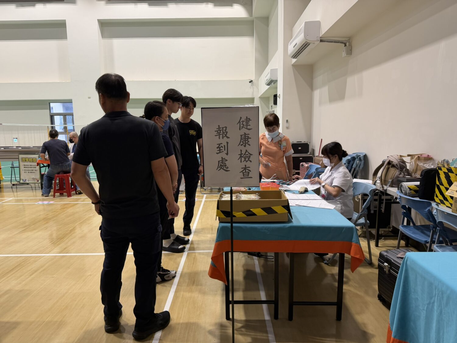 醫療團隊進駐辦理160人健檢活動。(圖/記者李健興 翻攝)