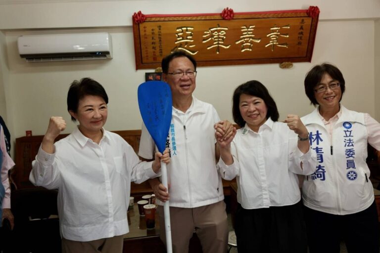 分析最新民調,40歲以下選民支持度由藍白共推嘉義市長參選人張啓楷獲勝。(圖/記者翻攝)
