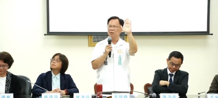 張啓楷今日再度針對食安議題點名對手民進黨嘉義市長參選人、立委王美惠,質疑其回應避重就輕,並公開提出三項質疑。(圖/資料照片)