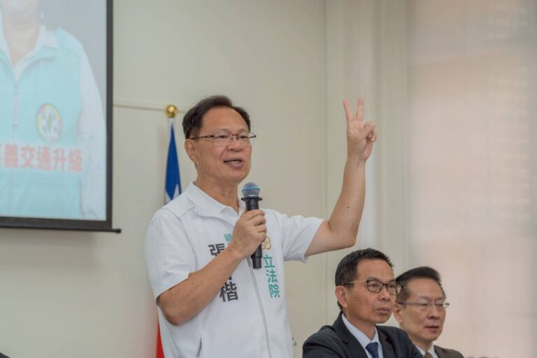 張啓楷指出,民進黨政府無視行政中立原則及該場地使用規定,公然將政府機關淪為政黨造勢場所,公器私用特權行徑,缺乏基本法治觀念,更無視廣大嘉義市民觀感。(記者翻攝)