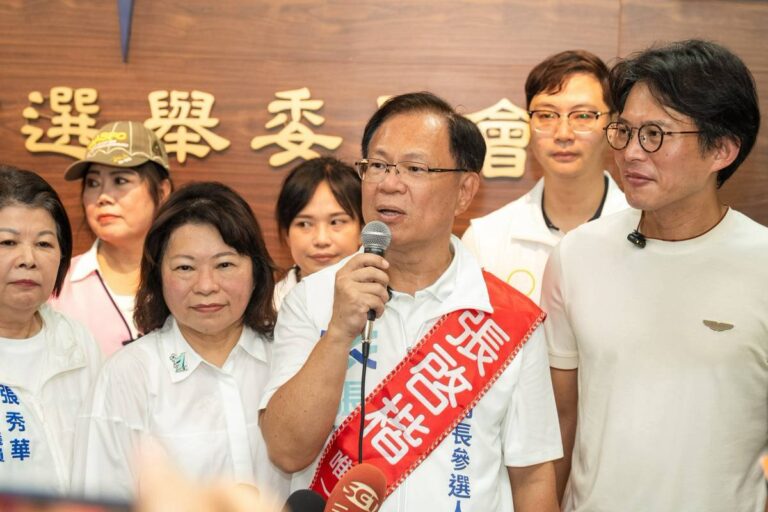 張啓楷批評王美惠不應迴避市民檢驗,更直指「政見跳票是真實的、不敢辯論也是事實」。(圖/記者翻攝)